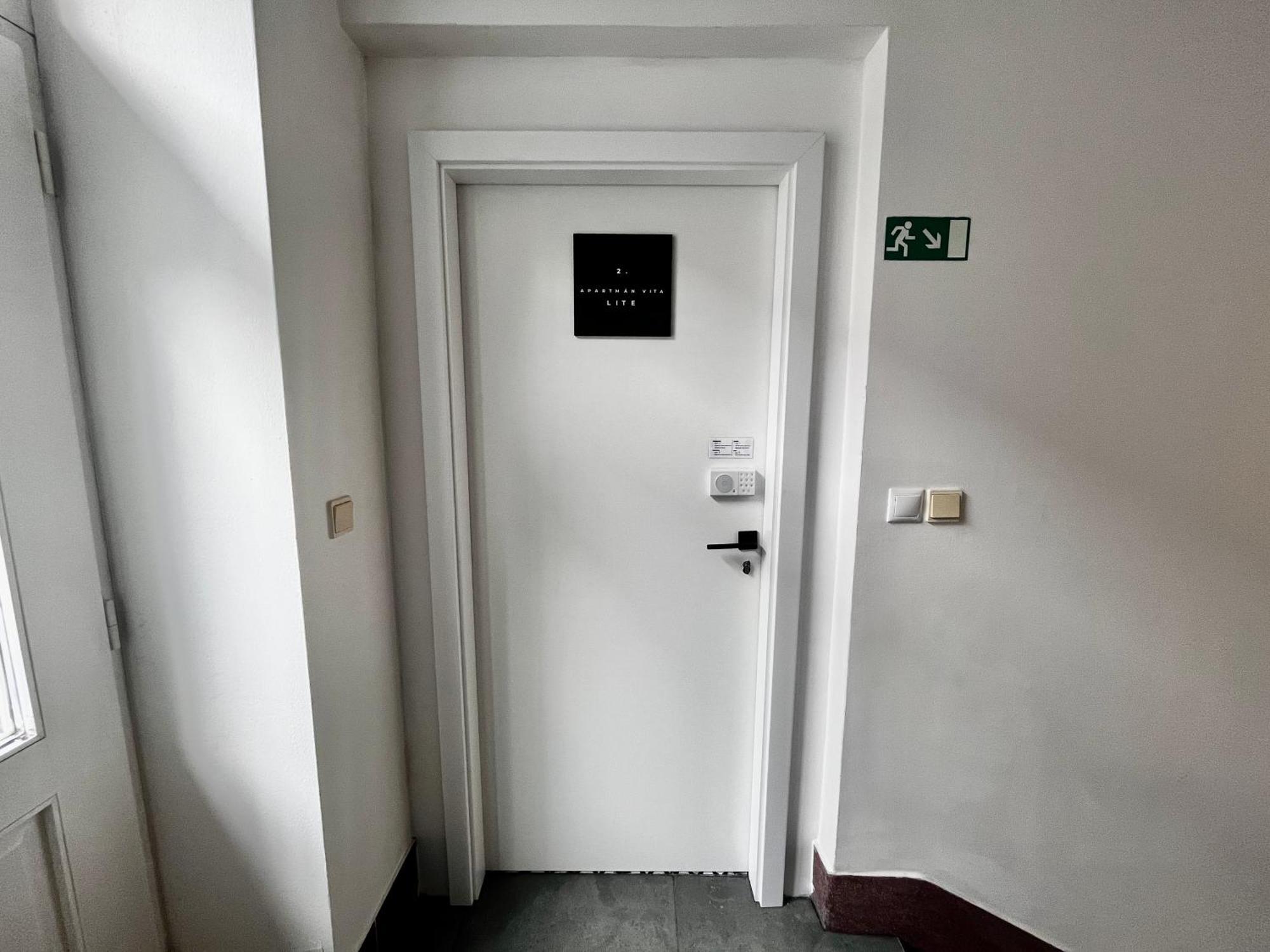 Apartman Vita Lite Тренчин Экстерьер фото