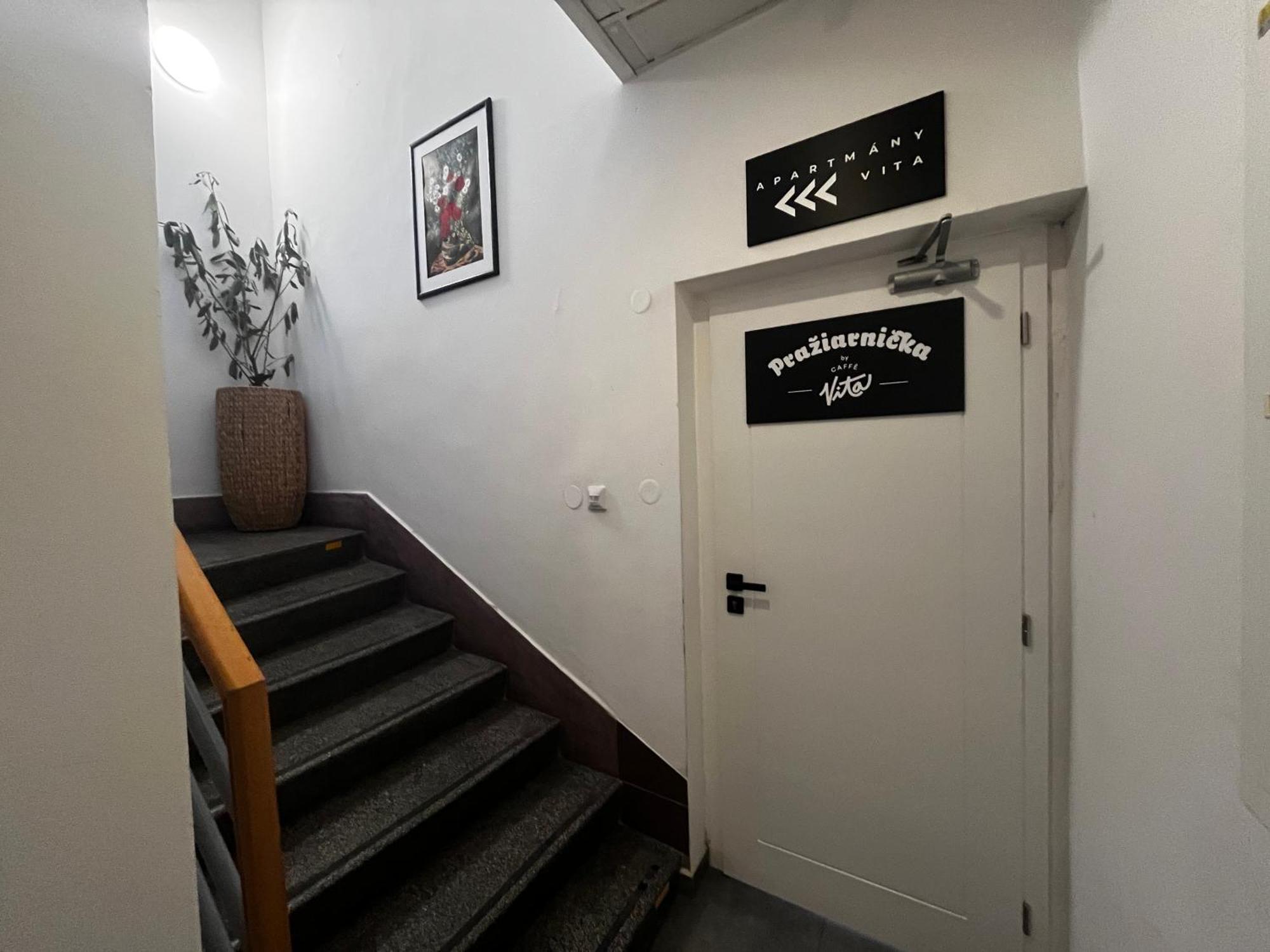 Apartman Vita Lite Тренчин Экстерьер фото